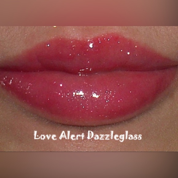 MAC DAZZLEGLASS in Love Alert - Discontinued No Box New Limited Edition - Picture 5 of 11
